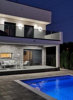 Mali Radic Villa | Villa LUXIA Luxury Retreat with Private Pool & Jacuzzi
