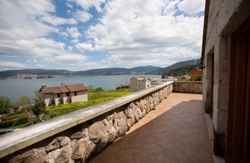San Adrian de Cobres House | Villa with Sea Views, Just 10 Minutes from Vigo