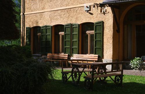 Ponte di Legno Hotel | Discover Villa Luzzago: Oceanfront Retreat with Breakfast