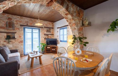 Parikia Villa | Villa Lydia: Oceanfront Retreat with Perfect 10 Ratings