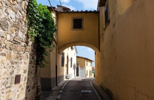 Lastra a Signa House | Villa Lysis: 4-Star Escape with Inviting Hot Tub