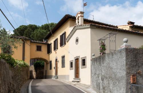 Lastra a Signa House | Villa Lysis: 4-Star Escape with Inviting Hot Tub