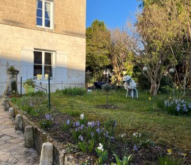 Brantome-en-Perigord Bed & Breakfast | Villa Medicis: Guest Rated 9.3 with Family-Friendly Amenities