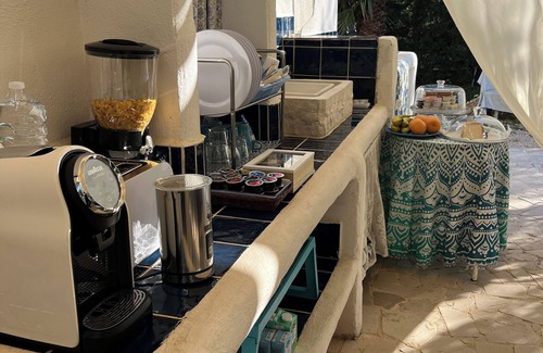 Trani Villa | Relaxing Villa Méditerranée with Ocean View & Poolside Bliss