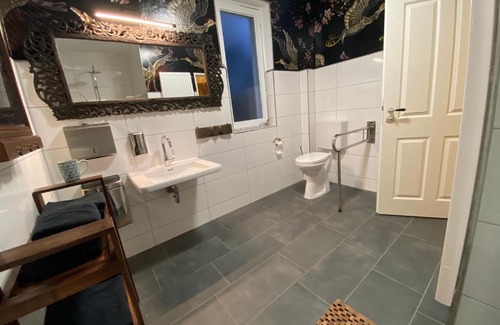 Loehne Bed & Breakfast | Discover Villa Mühlenbach: Pet-Friendly Family Retreat