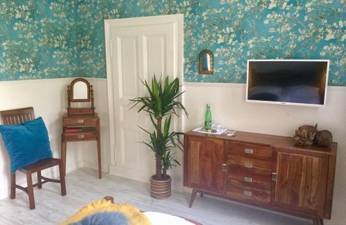 Loehne Bed & Breakfast | Discover Villa Mühlenbach: Pet-Friendly Family Retreat