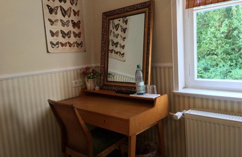 Loehne Bed & Breakfast | Discover Villa Mühlenbach: Pet-Friendly Family Retreat