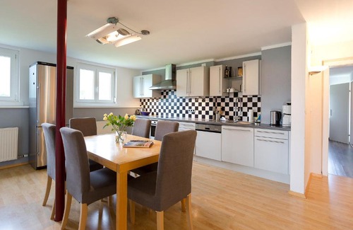 Ossiach Apartment | Villa Müller Turmfalke: Oceanfront Getaway with Pet-Friendly Amenities