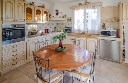 La Bastide-des-Jourdans Villa | Villa 'Maison Dans Le Luberon' with Private Pool & Terrace