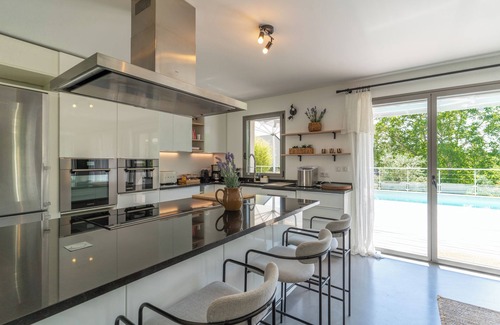 Vouvray Villa | Villa M54 in Vouvray: Family-Friendly Retreat with Pool