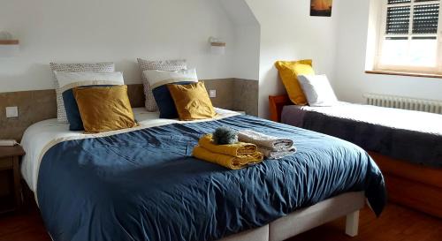 Saint-Michel-Tubœuf Bed & Breakfast | Relaxing Villa Maëlla with Oceanfront Pool & Hot Tub