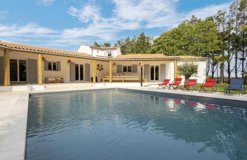 Saint-Georges-des-Coteaux Villa | Villa Martinière: 4-Star Stay with Pool & Pet-Friendly Perks