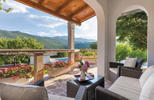 Srijane House | Villa Ma & Ma: Relax with Pool, Spa, and Pet-Friendly Stay