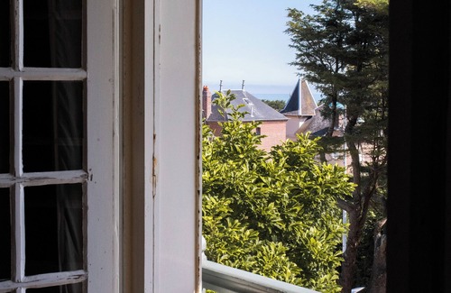 Mesnil-Val Villa | Villa Ma Normandie, garden and beach Mesnil Val