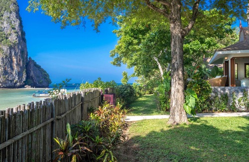 Krabi Villa | Elegant Stays at Villa Macaque and Villa Languor
