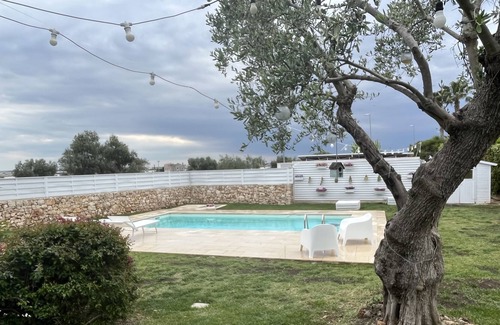 Mola di Bari Villa | Villa Maderna is the ideal location to experience the sea and the countryside in relaxation