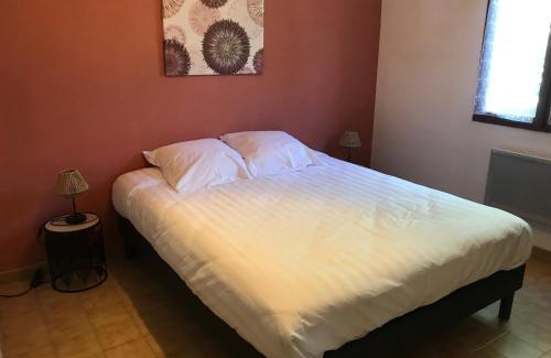 Sollies Pont Villa | Villa Madison: Perfect Retreat for Two Families with Pool