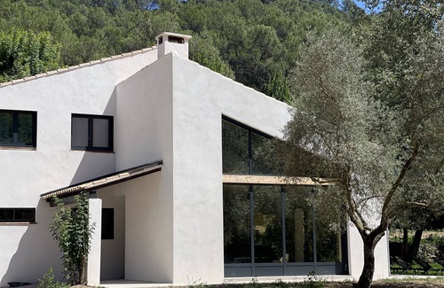 Meounes-les-Montrieux Villa | Enchanting Villa Magnifique in the Heart of Nature