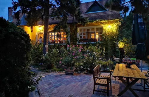 Revfulop House | Villa-Magdi Vendégház: Guest Rated 9.8 with Ocean Views