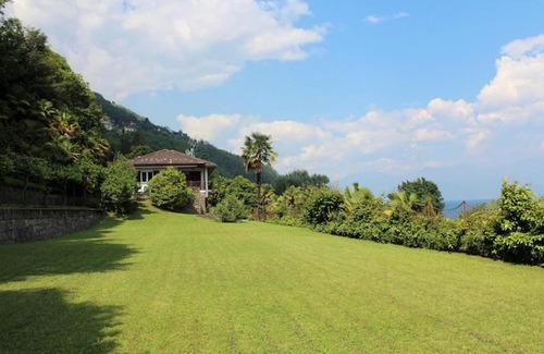 Ghiffa House | Villa Maggiore: Pet-Friendly Ocean View Near Family Fun