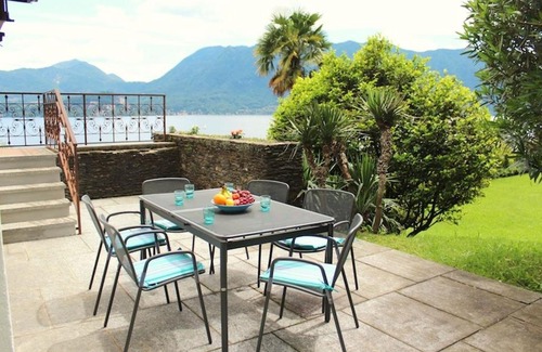 Ghiffa House | Villa Maggiore: Pet-Friendly Ocean View Near Family Fun
