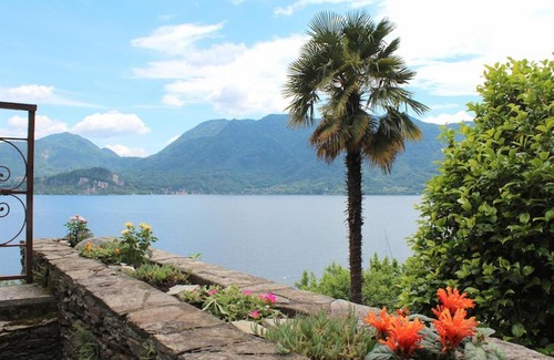 Ghiffa House | Villa Maggiore: Pet-Friendly Ocean View Near Family Fun