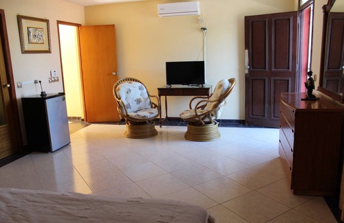 Municipality of Cerro House | Villa Magna: Family-Friendly Getaway with Spa and Breakfast