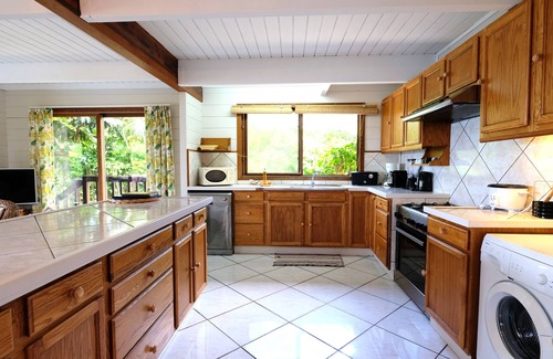 Otumai Villa | Maharepa Beach Villa: Oceanfront Paradise with Pool