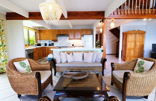 Otumai Villa | Maharepa Beach Villa: Oceanfront Paradise with Pool