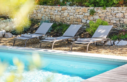 Caseneuve Villa | Villa Maira: Experience Authentic Provence with Pool & Spa