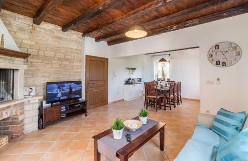 Butkovici Villa | Family-Friendly Villa Maja in Central Istria Resort