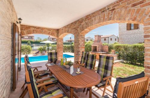 Butkovici Villa | Family-Friendly Villa Maja in Central Istria Resort