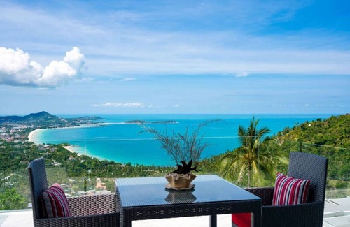 Lamai Villa | Villa Majesta: Scenic 4BR Pool Retreat with Spa & Breakfast