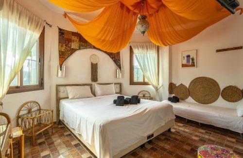 Sayalonga House | Villa Arrijana: Oceanfront Escape with Jacuzzi & Pool