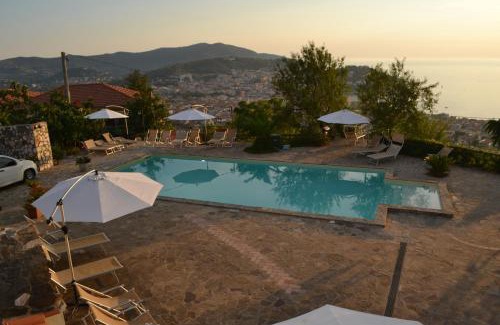 Agropoli House | Pet-Friendly Villa Malandrino Guest House with Pool & Breakfast