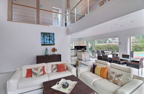 Seignosse House | Experience Villa Malauric with Private Pool and Ocean Views