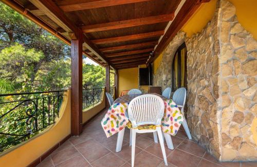 Castiadas Apartment | Discover Family-Friendly Villa Mallus for Up to 5 Guests