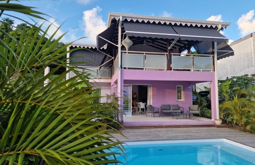 Sainte-Anne Apartment | Villa Maloya: Oceanfront Bliss with Pool and 9/10 Rating