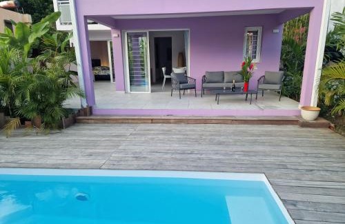 Sainte-Anne Apartment | Villa Maloya: Oceanfront Bliss with Pool and 9/10 Rating