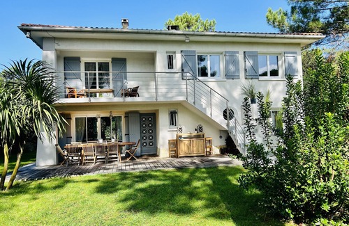 Biscarrosse Plage Villa | Villa Maluel: Perfect for Groups, Pool & Beach Access