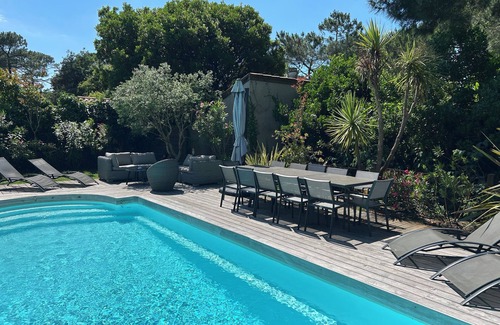 Biscarrosse Plage Villa | Villa Maluel: Perfect for Groups, Pool & Beach Access