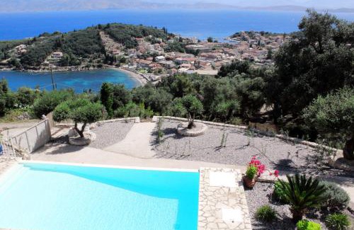 Petaleia Villa | Villa Malva - Kassiopi View with Oceanfront Pool Access