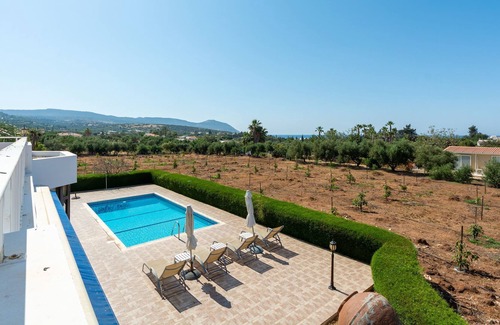 Latchi Cottage | Villa Mandora - a villa that sleeps 8 guests in 4 bedrooms