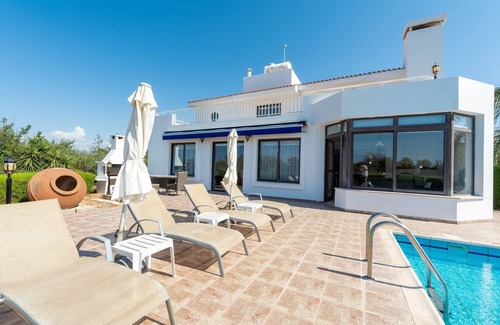Latchi Cottage | Villa Mandora - a villa that sleeps 8 guests in 4 bedrooms