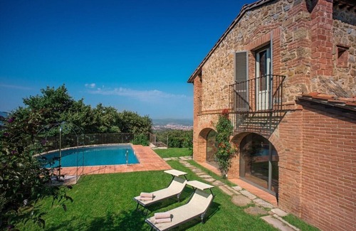 Arezzo Villa | Villa Mandorla: Private Pool Retreat for Family Getaways