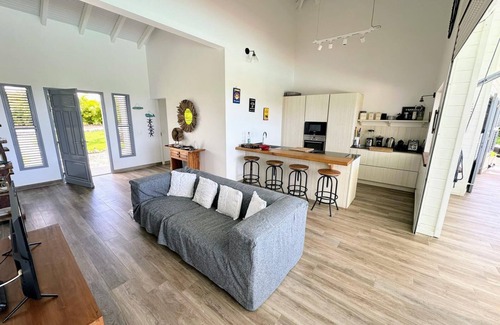 Grand-Bourg Villa | VILLA MANGO