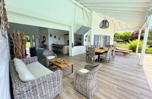 Grand-Bourg Villa | VILLA MANGO