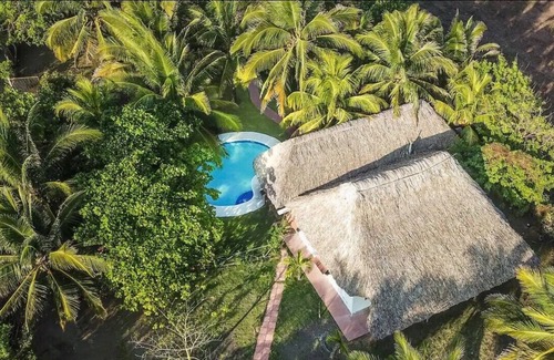 El Paredon House | Villa Mango - Three Bedroom House, Sleeps 9