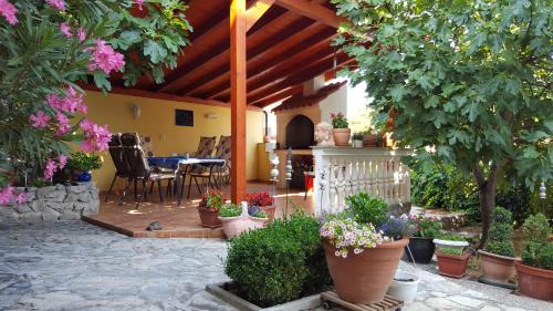 Pirovac House | Villa Manja: Oceanfront Retreat with 10/10 Guest Rating