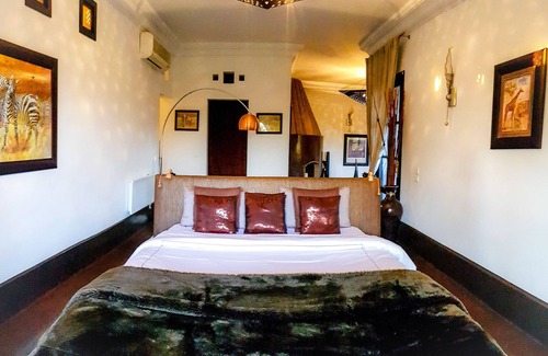 Tassoultante House | Discover Villa Mano: 4-Star Retreat with Pool & Breakfast